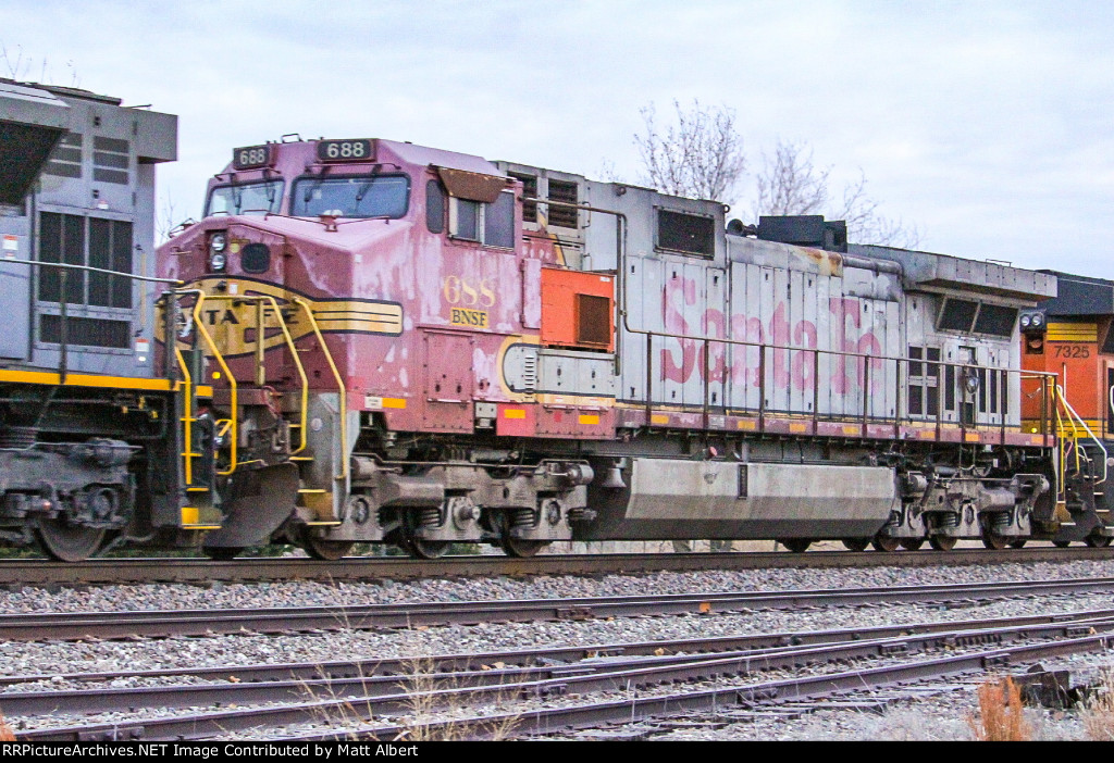 BNSF 688